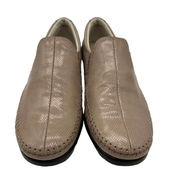 SAS Comfort Leather Slip On Loafers 8.5 Snakeskin Print Beige Neutral Clog - Picture 1 of 15